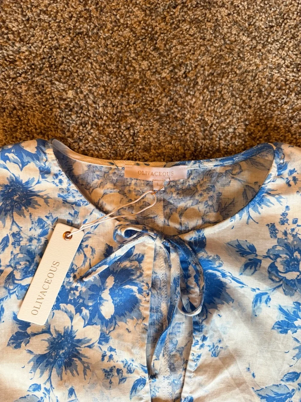 NWT Olivaceous Blue and White Floral Two-Piece Set Top & Shorts Sz L 100% Cotton - Picture 7 of 16